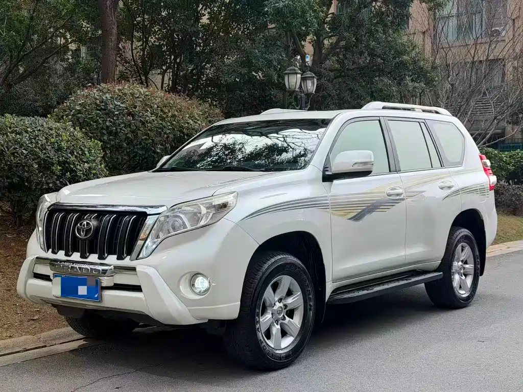 TOYOTA PRADO