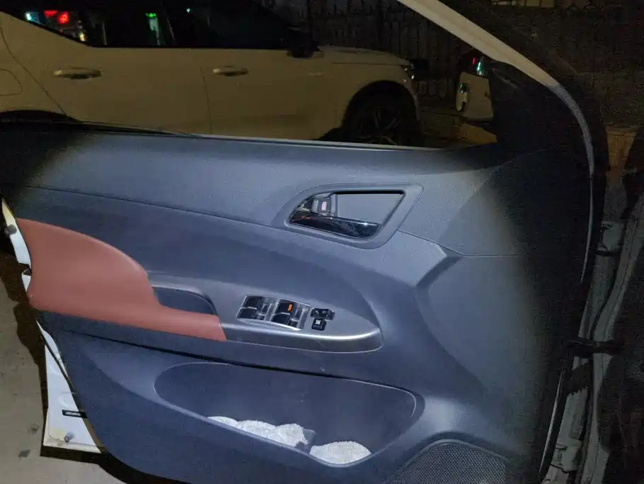 BYD F3 — миниатюра 7