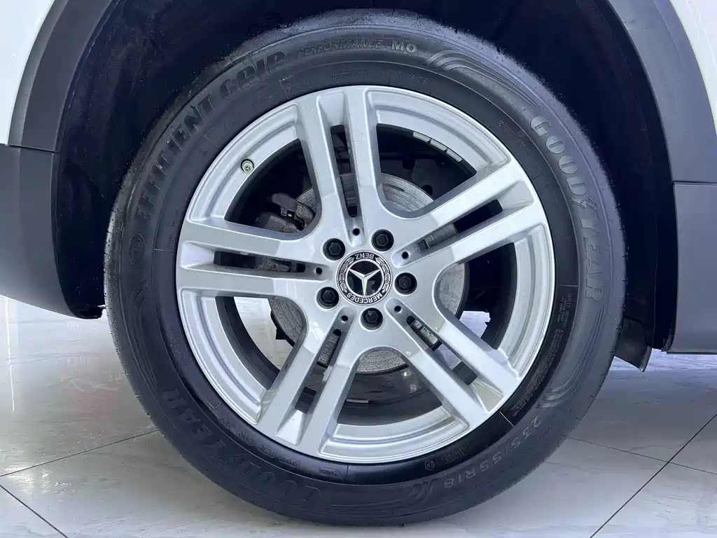 Mercedes-Benz GLB — миниатюра 20