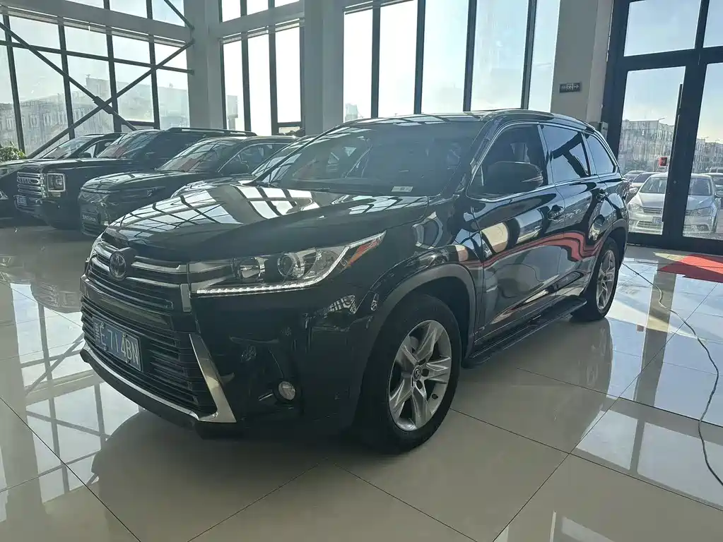 TOYOTA HIGHLANDER