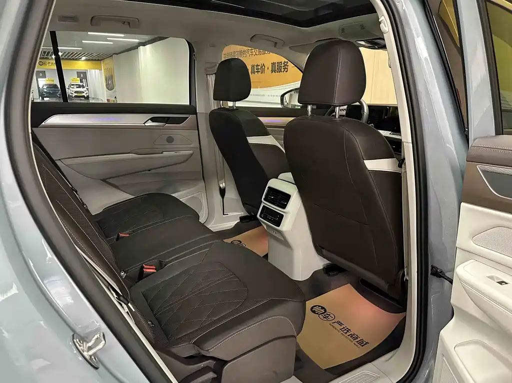 Volkswagen Tavendor 2023 380TSI R-Line