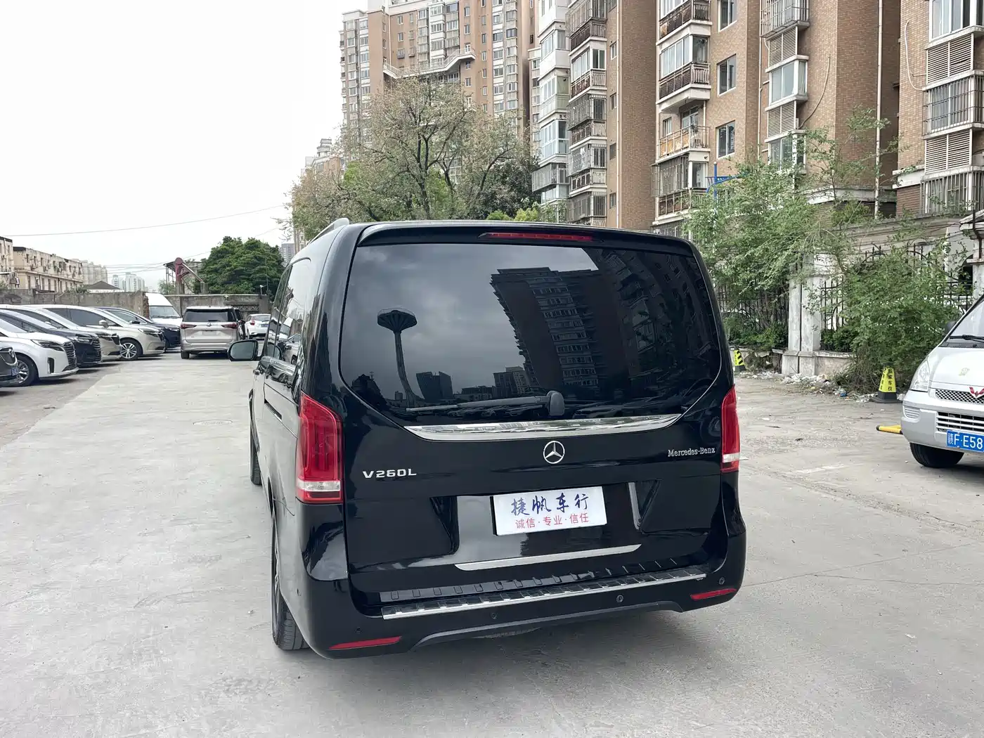 Mercedes-Benz V-Class