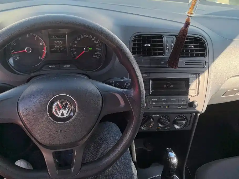 Volkswagen Polo — миниатюра 12