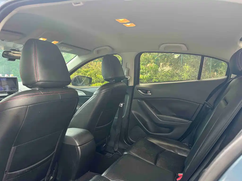 Mazda 3 Axela — миниатюра 8