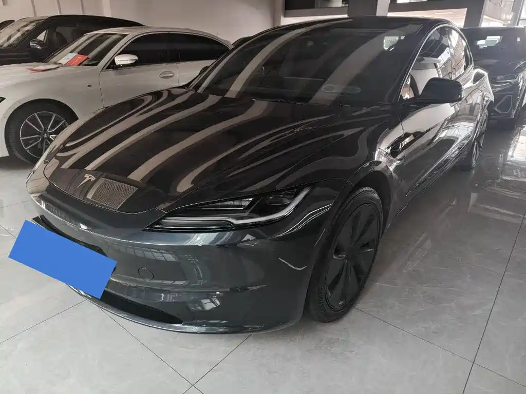 Tesla Model 3 2025