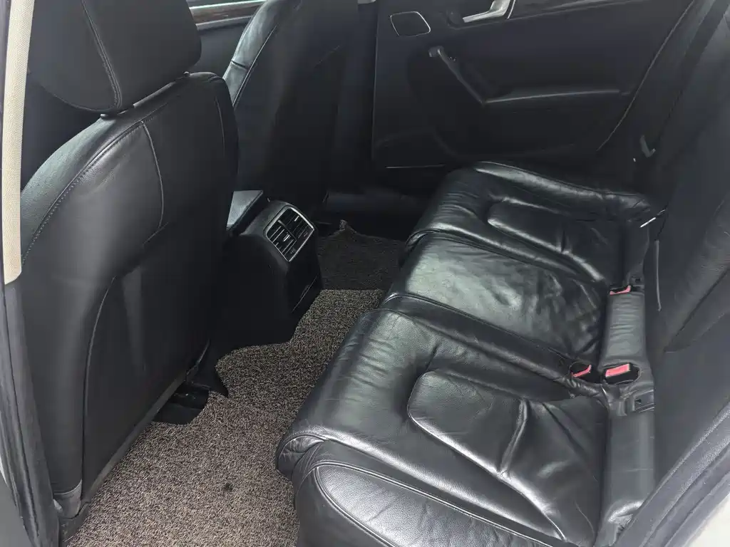 Audi A4L 2011 2.0 TFSI