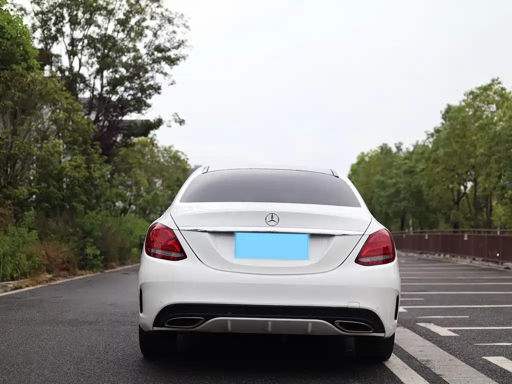 Mercedes-Benz C-Class — миниатюра 6