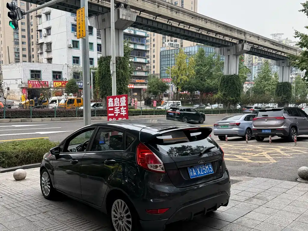 Ford Fiesta — миниатюра 10