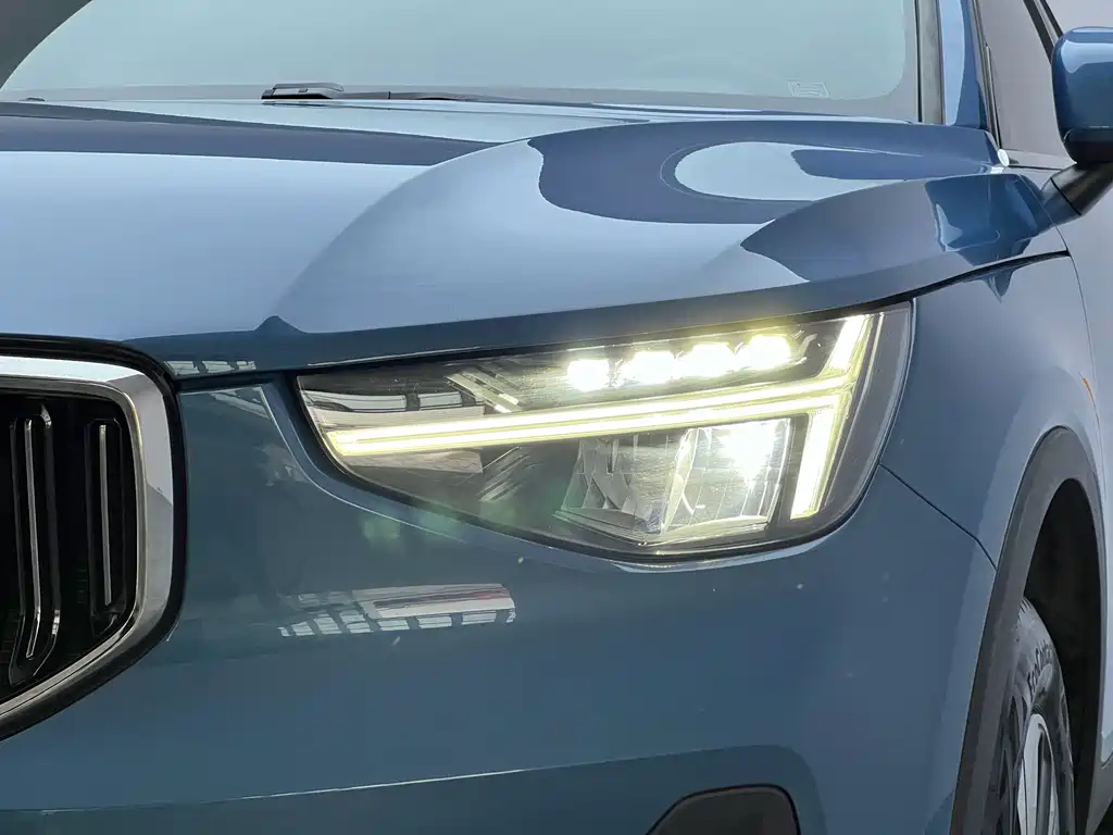 Volvo XC40 — миниатюра 4