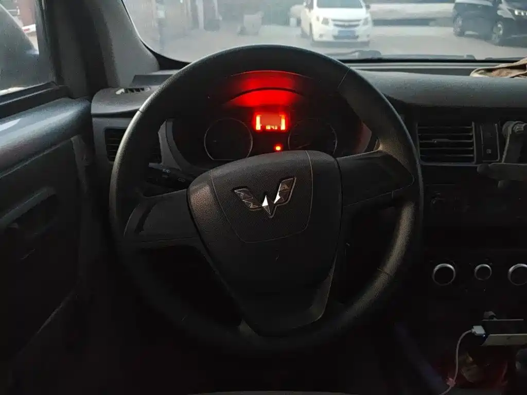 Wuling Rongguang V — миниатюра 11