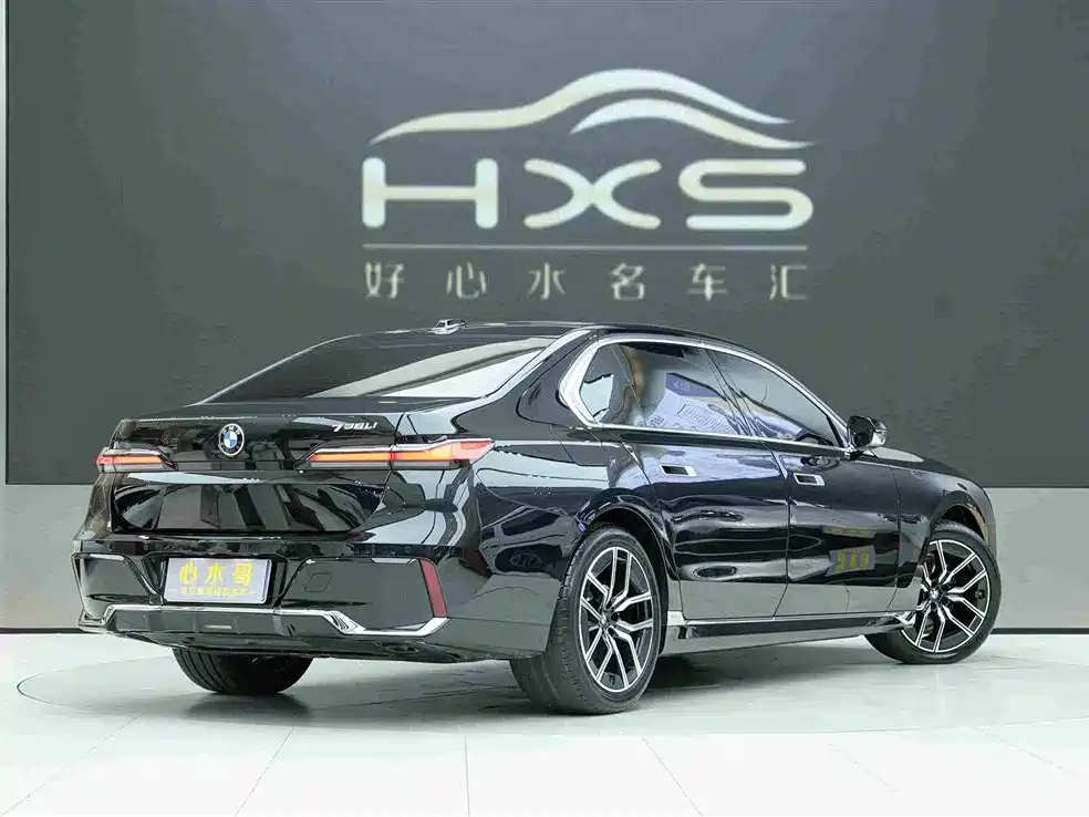 BMW 7 Series — миниатюра 4