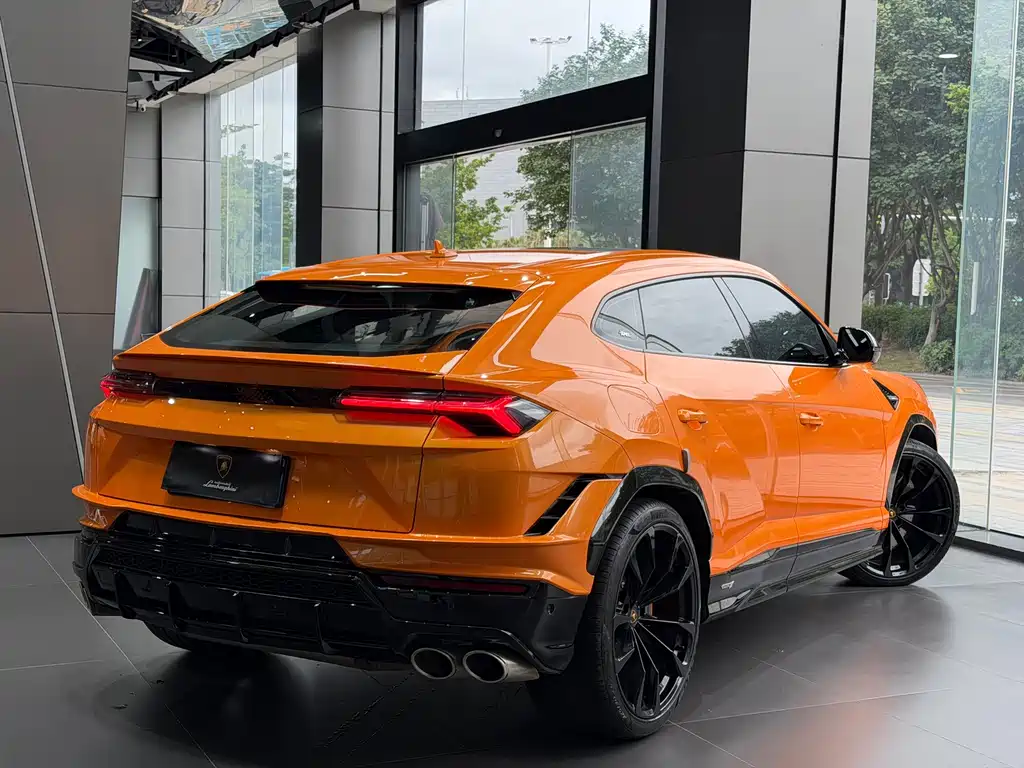 Lamborghini Urus — миниатюра 3