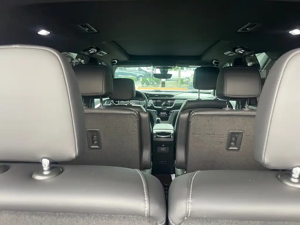 Cadillac XT6 — миниатюра 13