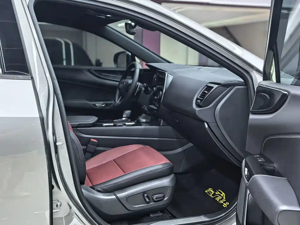 Lexus NX — миниатюра 12