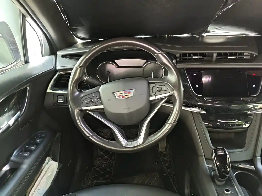 Cadillac XT6 — миниатюра 11