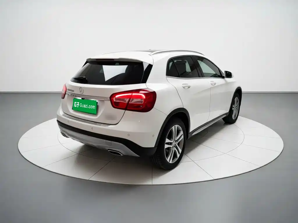 Mercedes-Benz GLA — миниатюра 6