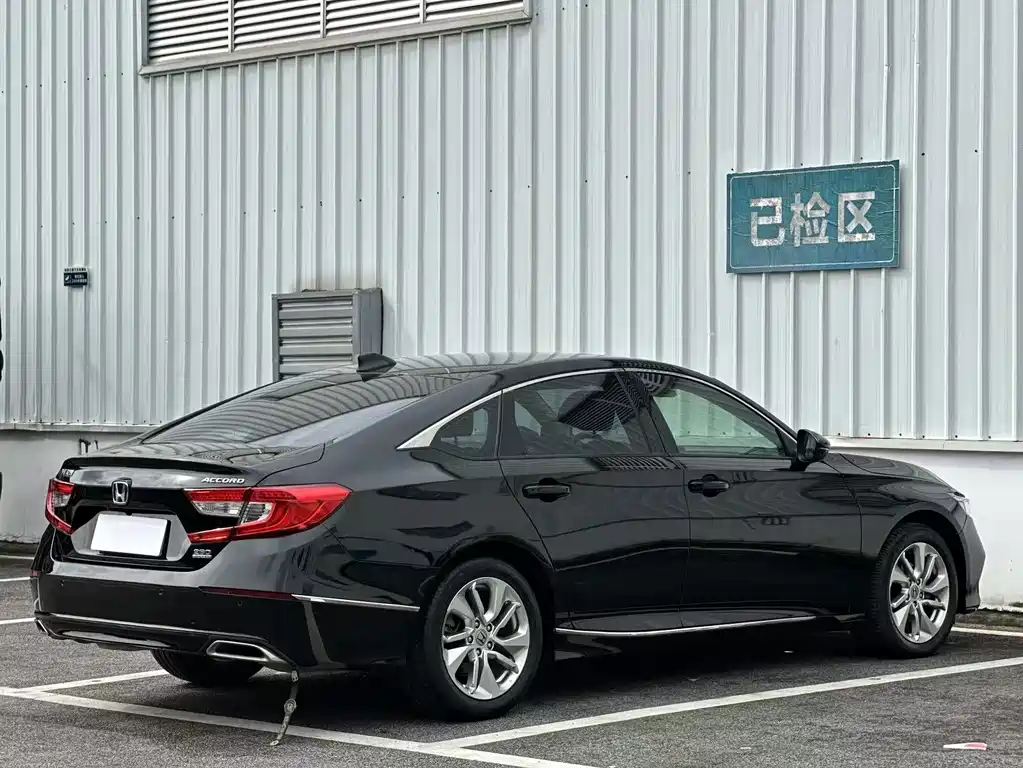 Honda Accord — миниатюра 9