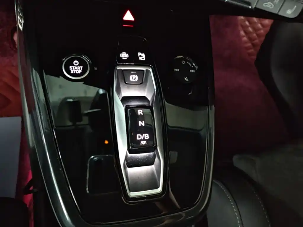 Audi Q4 e-tron — миниатюра 14