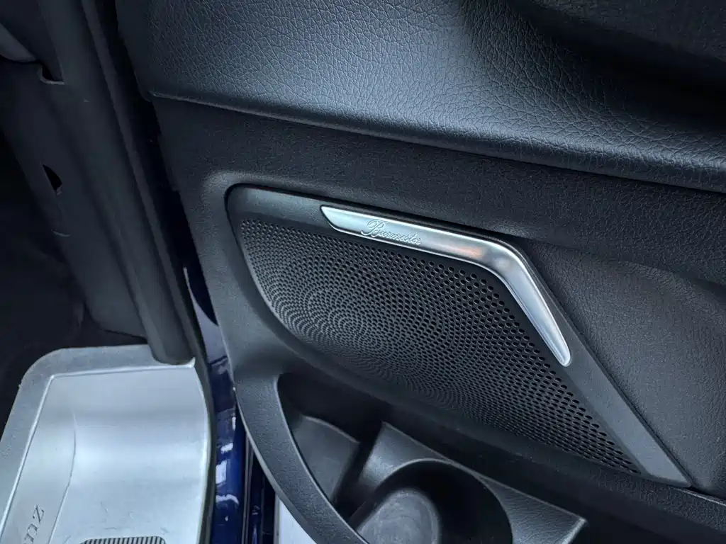 Mercedes-Benz V-Class — миниатюра 11