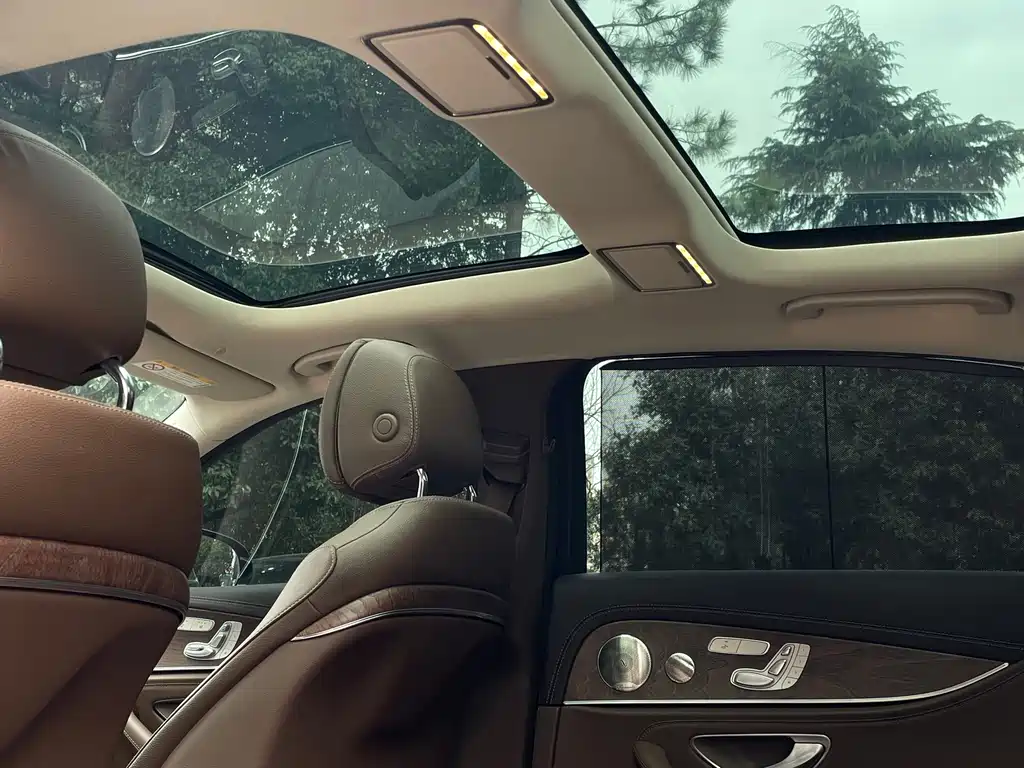 MERCEDES-BENZ E CLASS