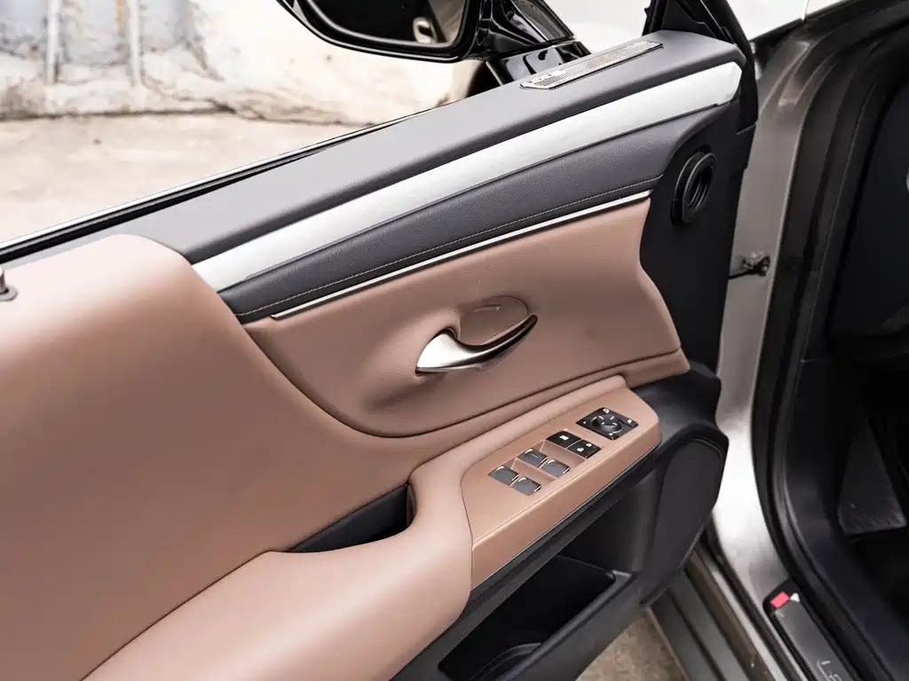 Lexus ES — миниатюра 19