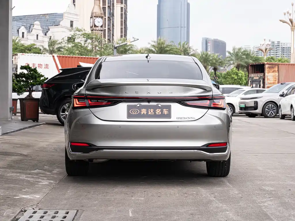 Lexus ES — миниатюра 5