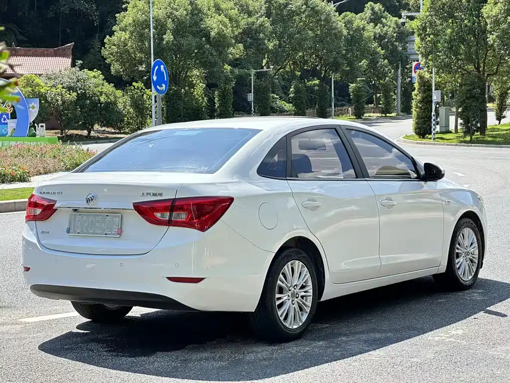 Buick Excelle — миниатюра 6