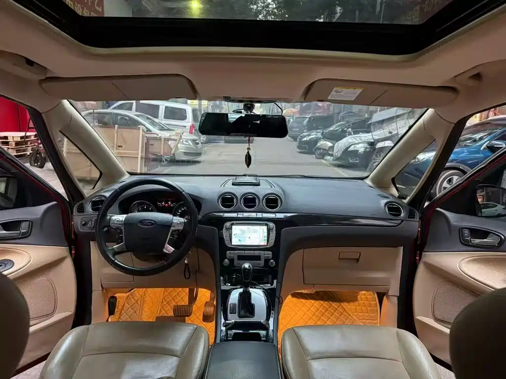 Ford Max — миниатюра 8
