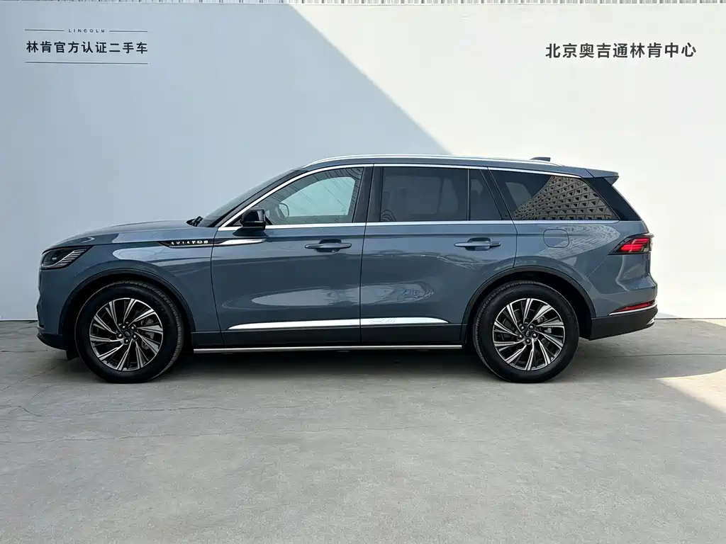 Lincoln Aviator — миниатюра 3