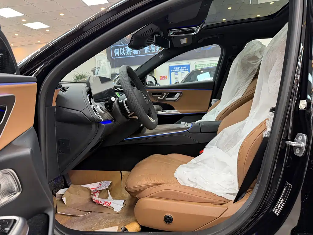 Mercedes-Benz E-Class — миниатюра 5