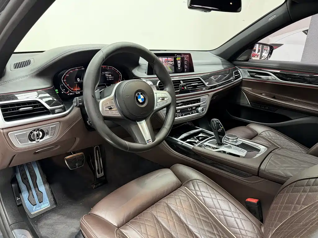BMW 7 Series — миниатюра 7