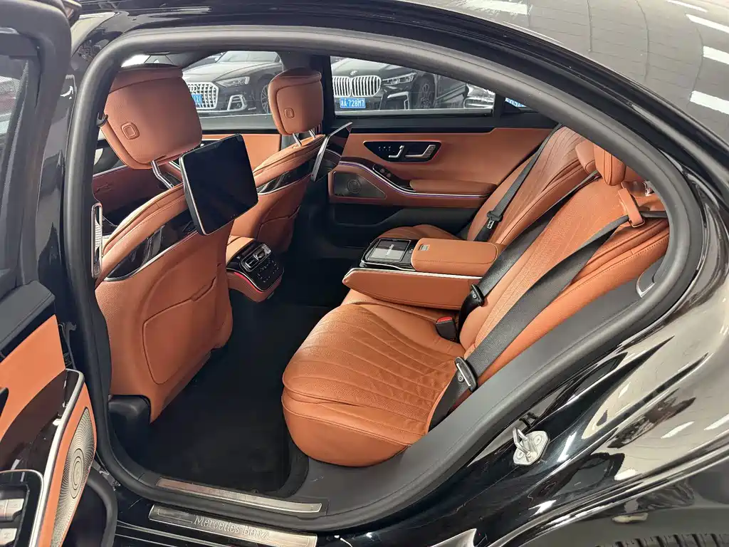 Mercedes-Benz S-Class — миниатюра 6