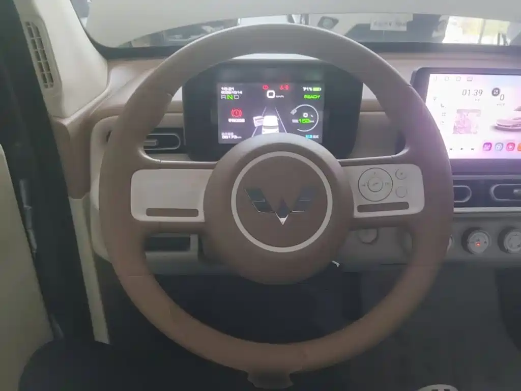 Wuling MINIEV — миниатюра 11