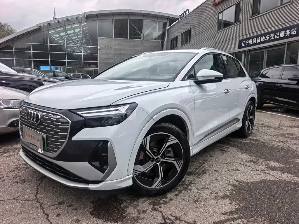 Audi Q4 e-tron 2025
