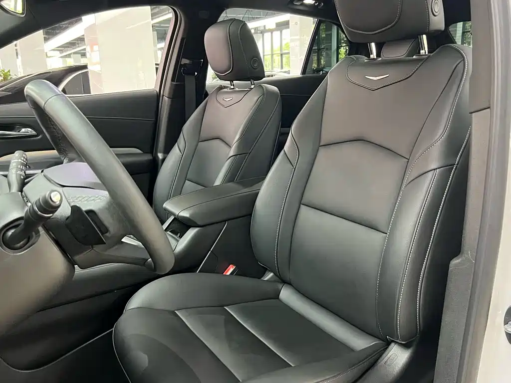 Cadillac XT4 — миниатюра 9