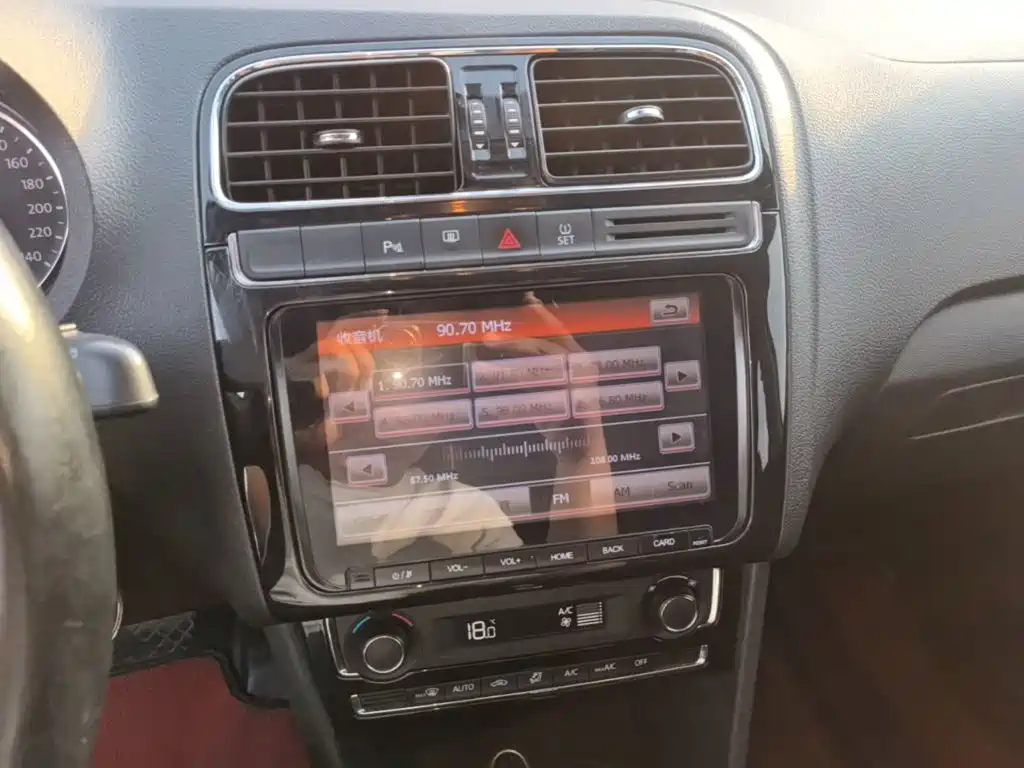 Volkswagen Polo — миниатюра 13