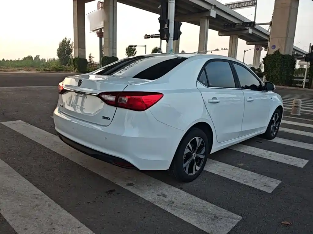 Roewe 360 — миниатюра 7