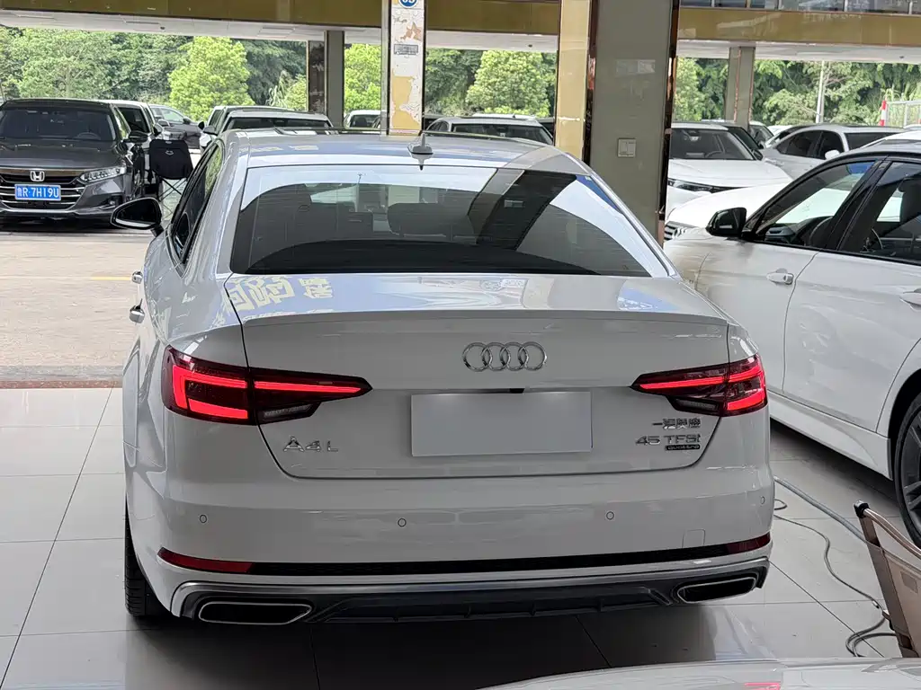 Audi A4L 2019 45 TFSI quattro Sport V
