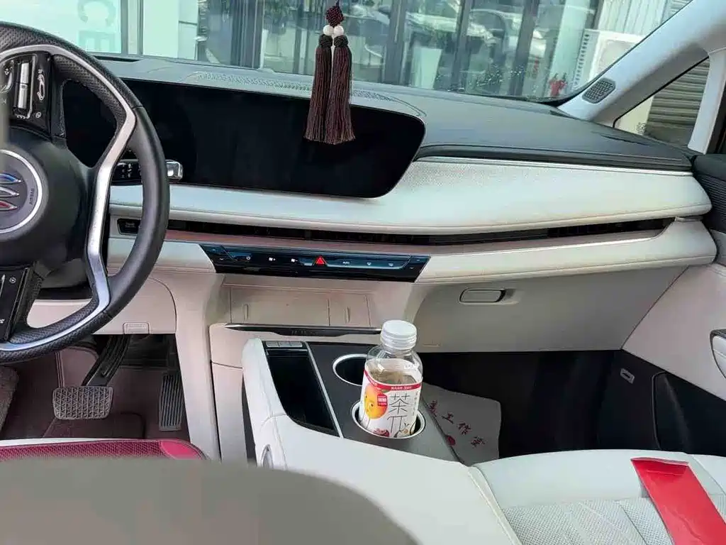 Buick GL8 Hybrid — миниатюра 6