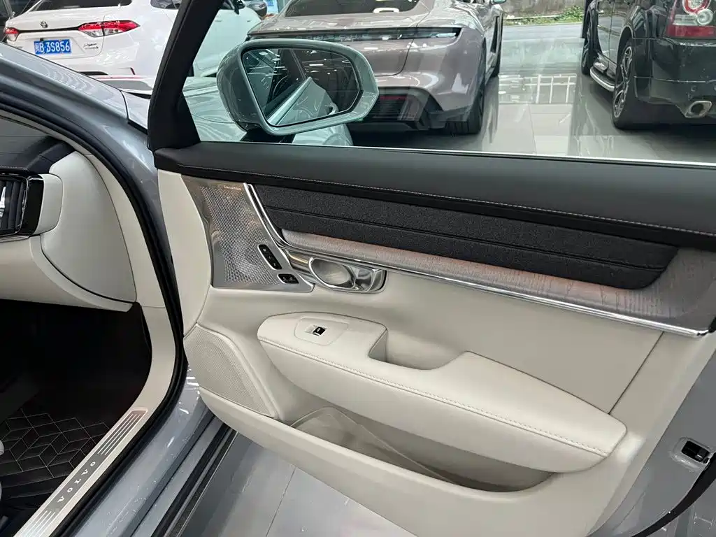 Volvo S90 PHEV — миниатюра 5