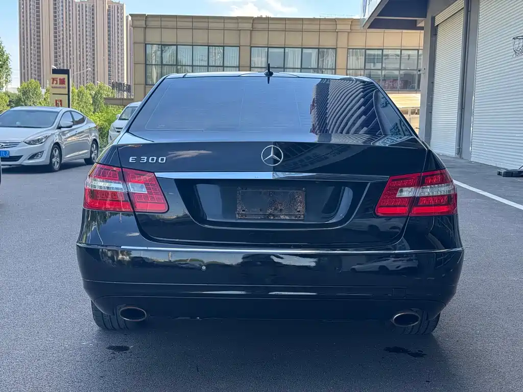 Mercedes-Benz E-Class — миниатюра 5