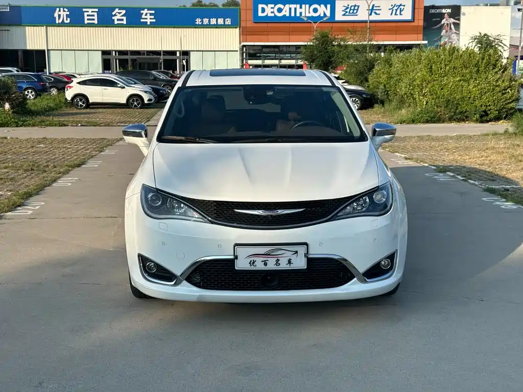 Chrysler Grand Voyager (Import) — миниатюра 2