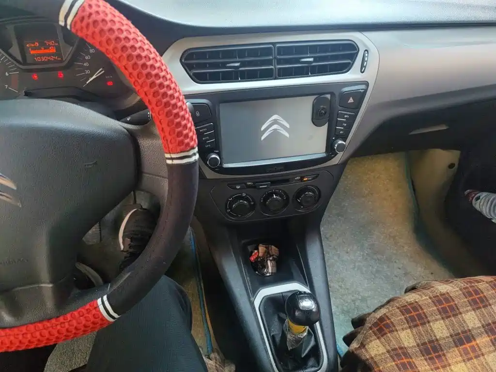 Citroen Elysee — миниатюра 14