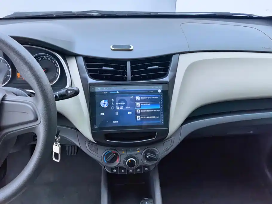 Chevrolet Sail — миниатюра 13