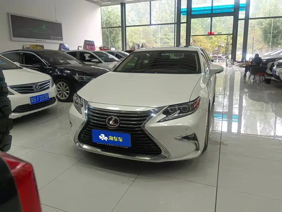 Lexus ES — миниатюра 2