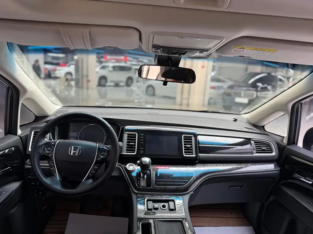 Honda Elysion — миниатюра 6