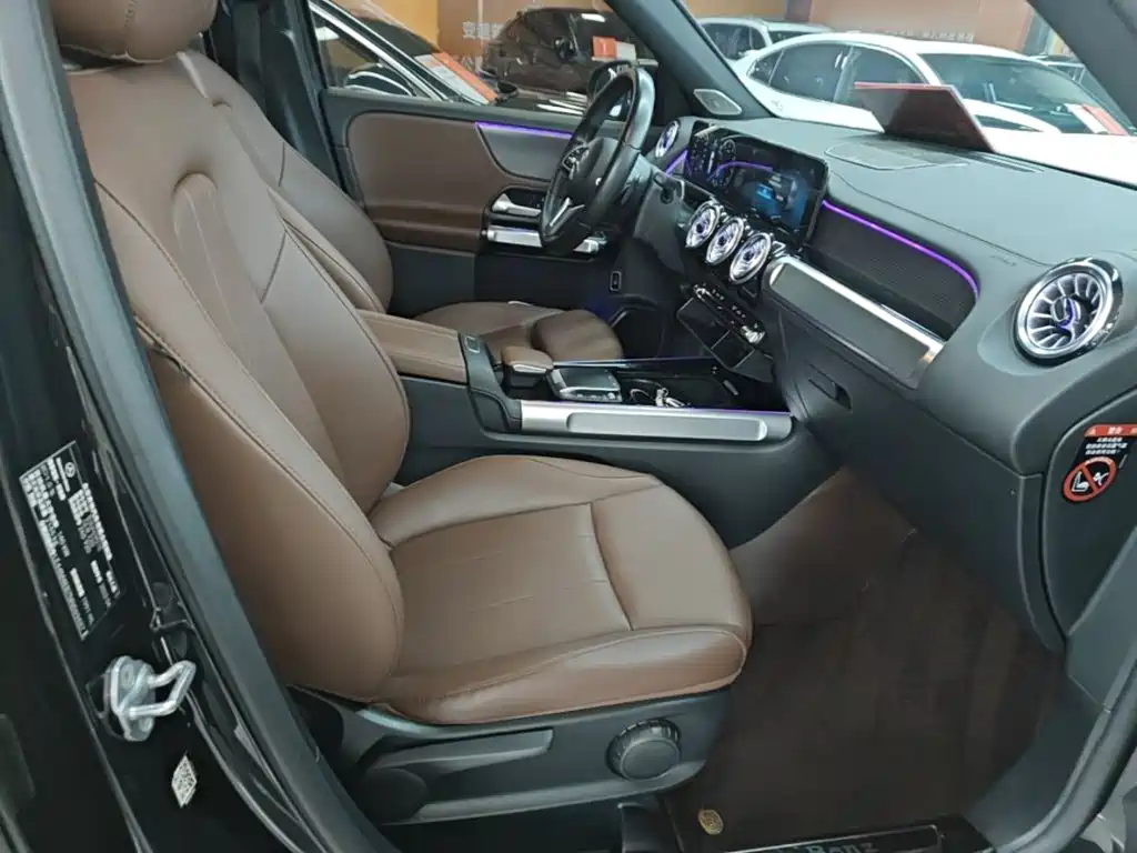 Mercedes-Benz GLB — миниатюра 25
