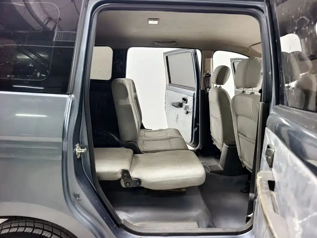 Wuling Hongguang — миниатюра 16