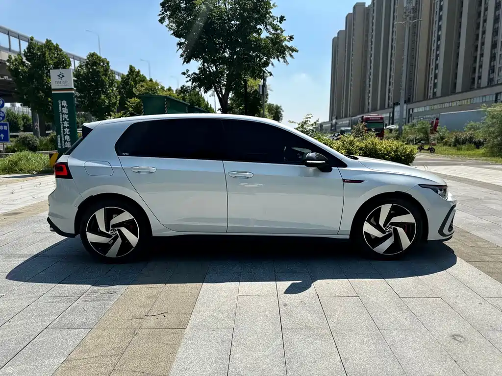 Volkswagen Golf GTI — миниатюра 7