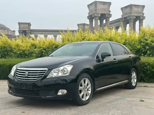 2010 Toyota Crown